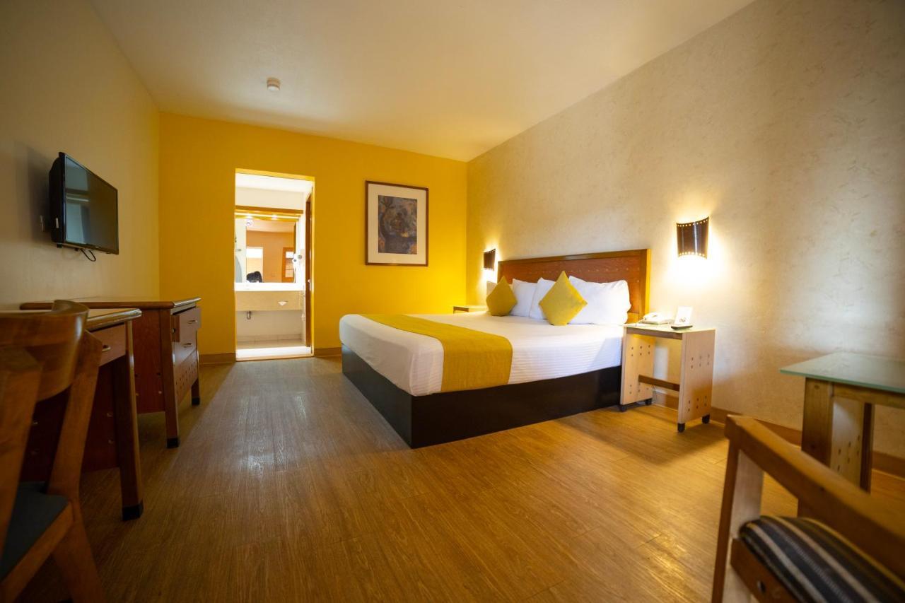 Hotel Colonial เม็กซิกาลิ ภายนอก รูปภาพ