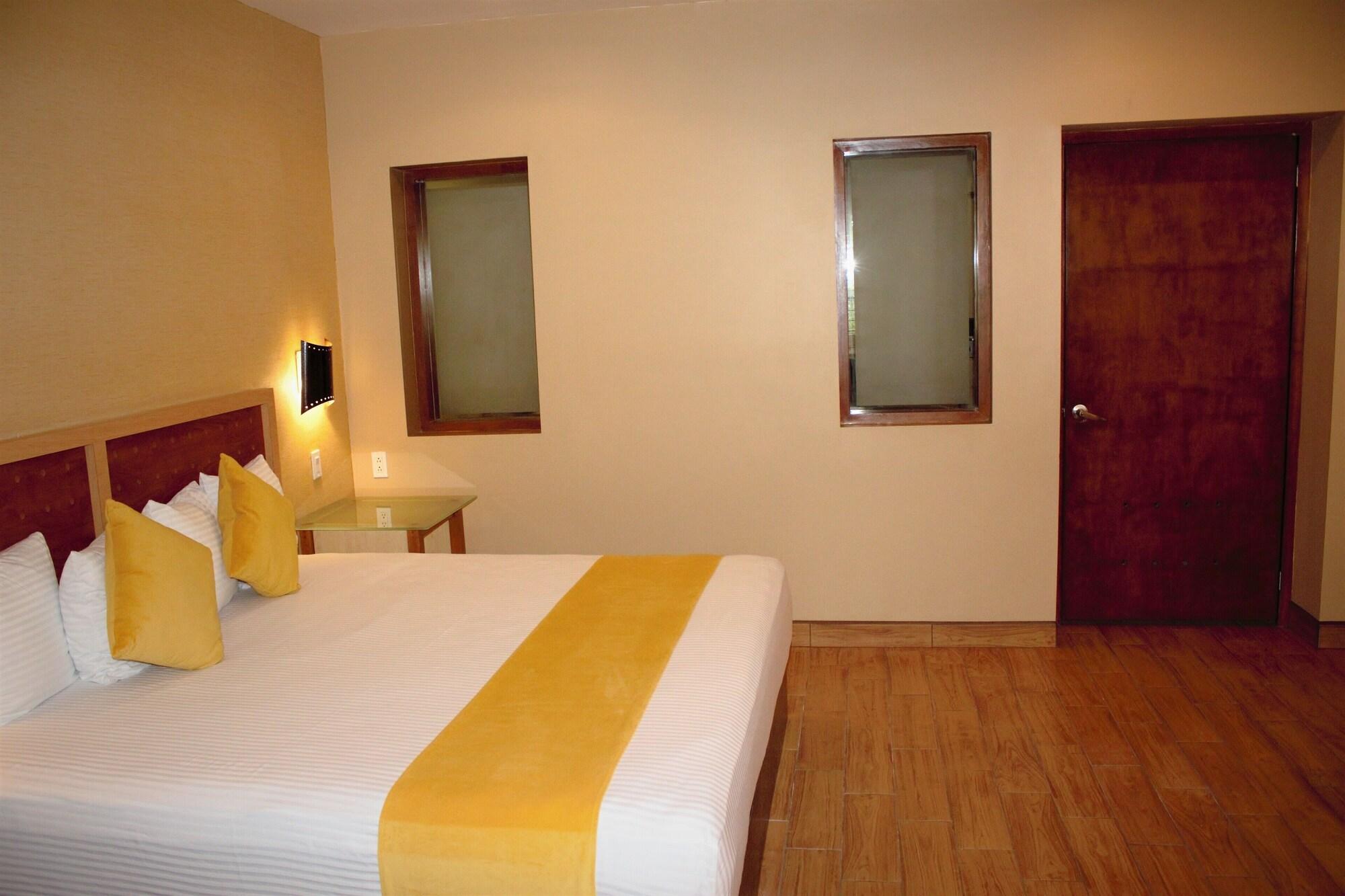 Hotel Colonial เม็กซิกาลิ ภายนอก รูปภาพ