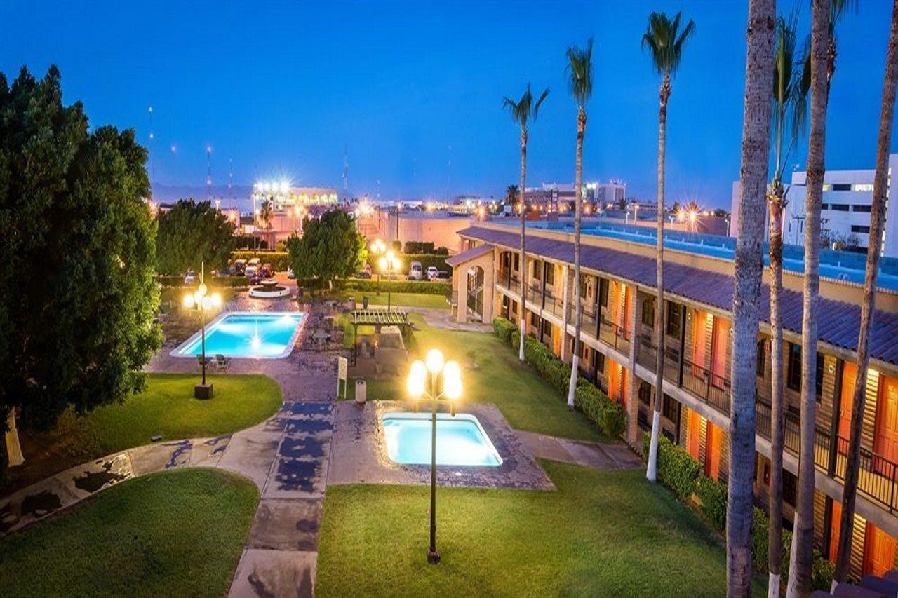 Hotel Colonial เม็กซิกาลิ ภายนอก รูปภาพ