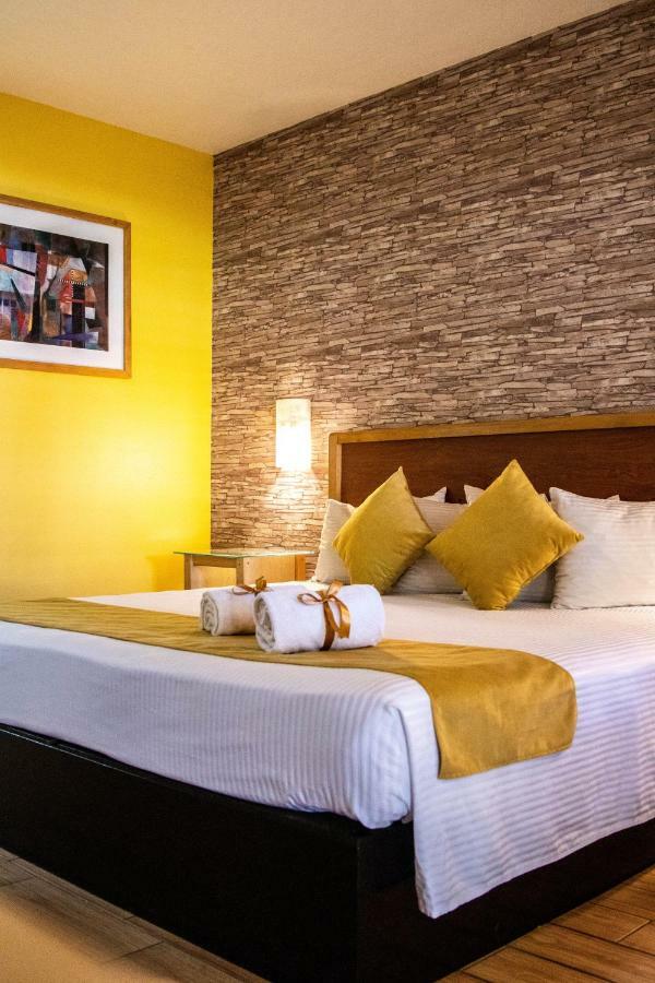 Hotel Colonial เม็กซิกาลิ ภายนอก รูปภาพ